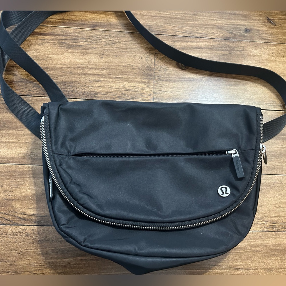 Lululemon 5L All Night Festival Black Crossbody Bag